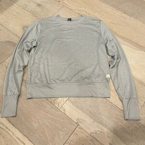 Vuori Womens Long Sleeve Shirt! Size X-Small!